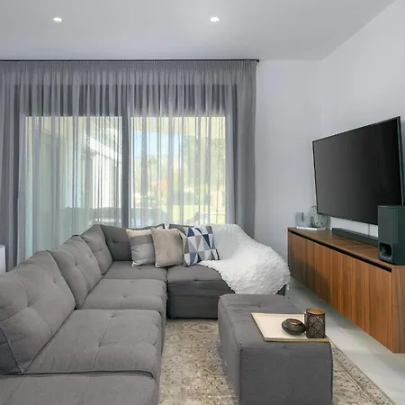 Galini By Interhome * Charaki